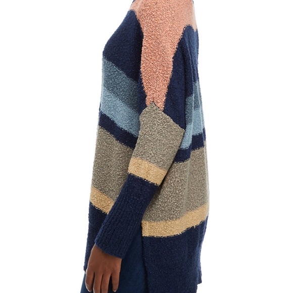 NWT Wonderly Striped Sweater Size Small with Side Slit Detail. - Picture 3 of 5